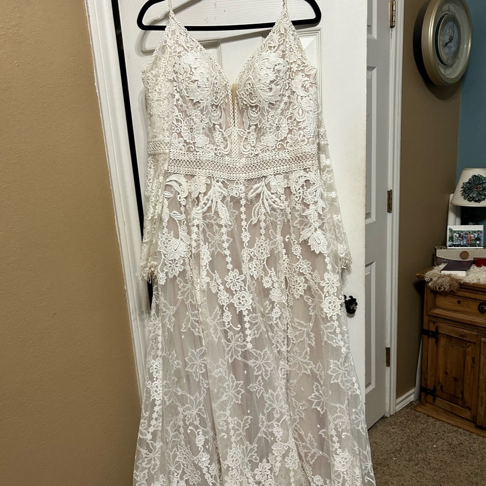 Wedding dress sized to 14
